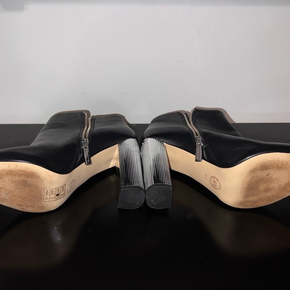 Michael Kors Paloma Bootie - Picture 6 of 7